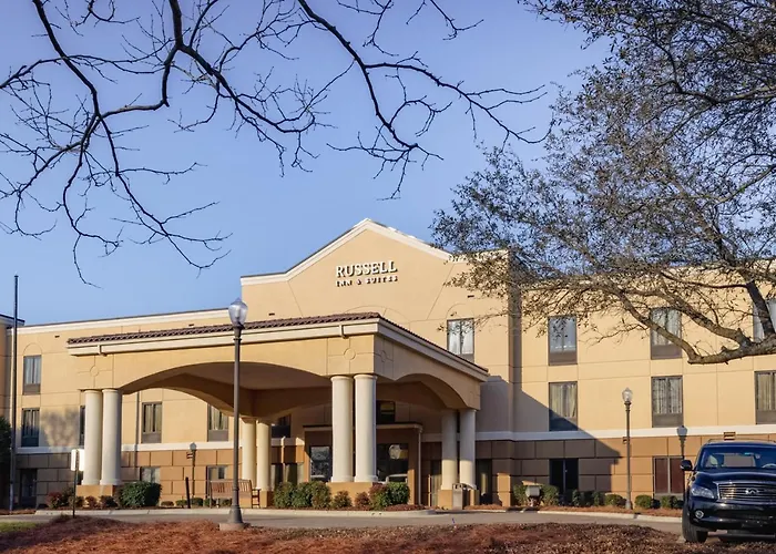 Russell Inn And Suites